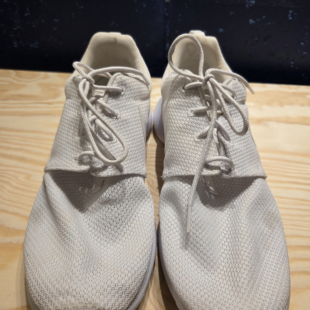 Nike Roshe One Triple White Men's Shoes (Size 12) - Picture 2 of 10